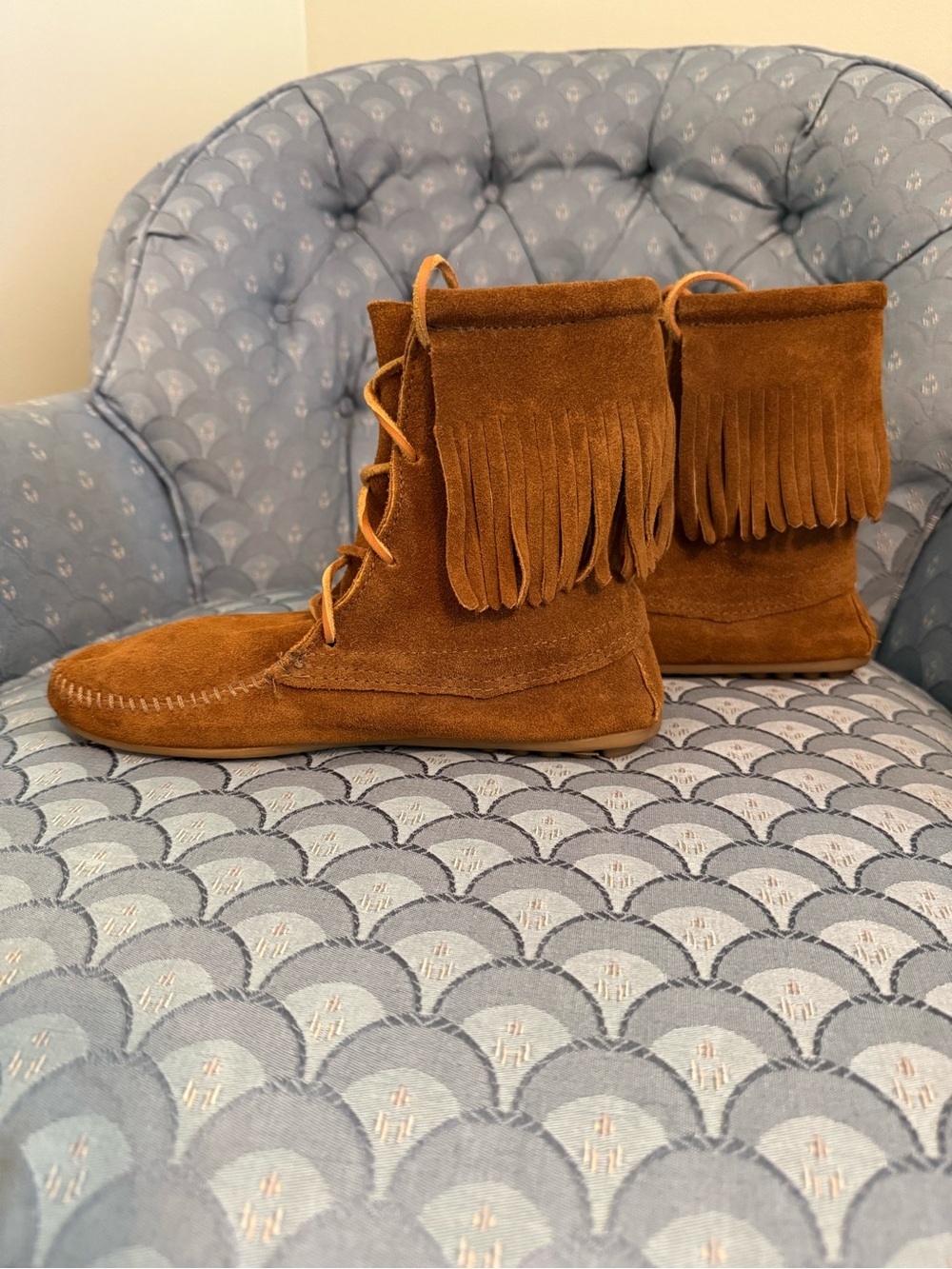 Minnetonka Fringe Suede Tramper Boot